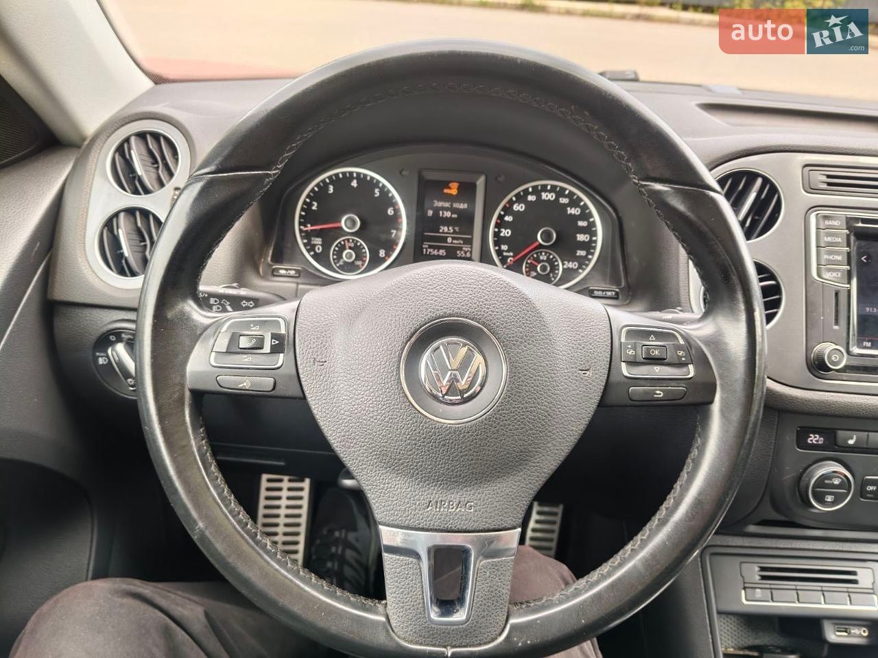 Volkswagen Tiguan 2017 VIN WVGNV7AX7HK039336 фото оголошення 7 з 26