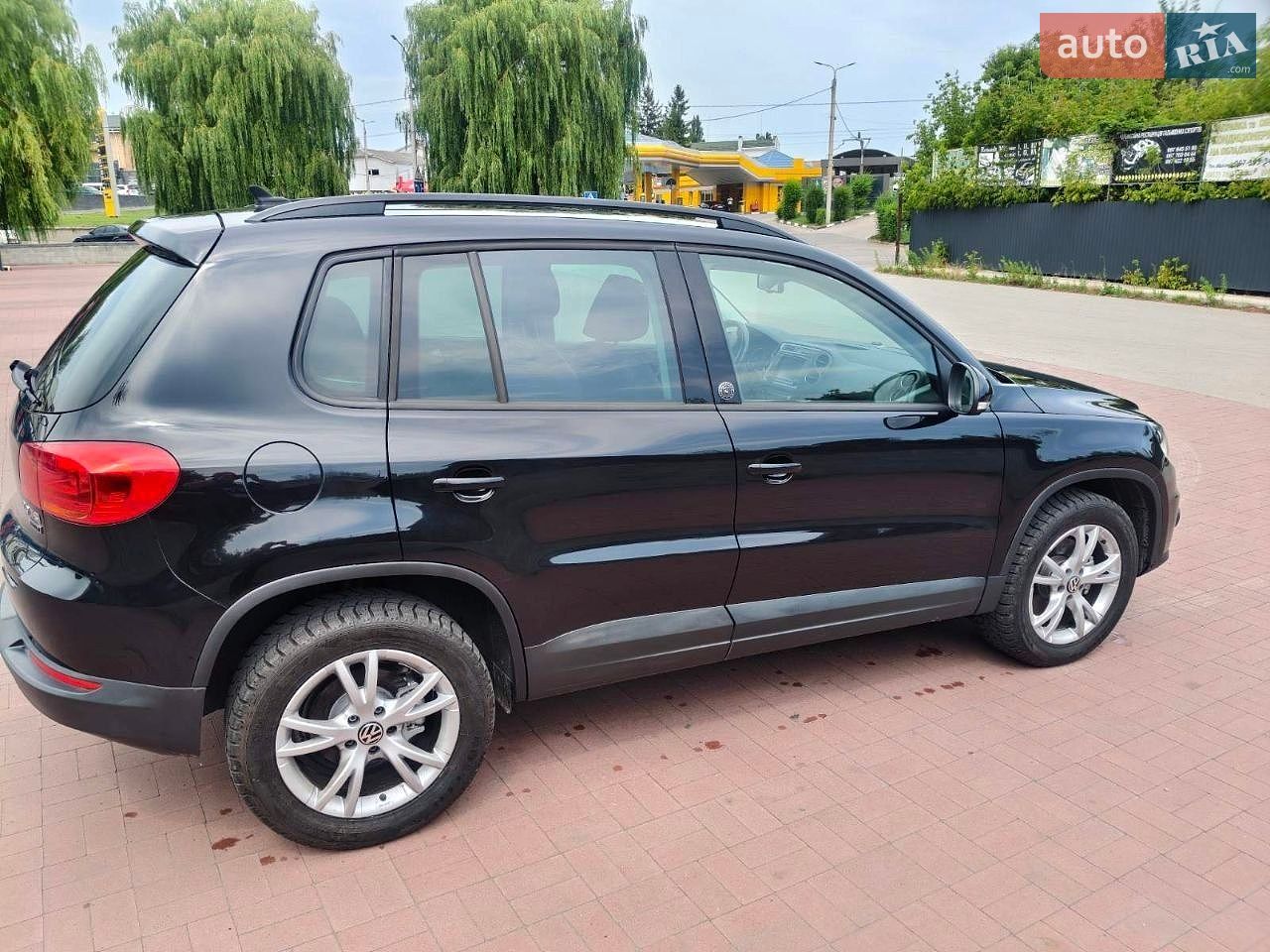 Volkswagen Tiguan 2017 VIN WVGNV7AX7HK039336 фото оголошення 17 з 26