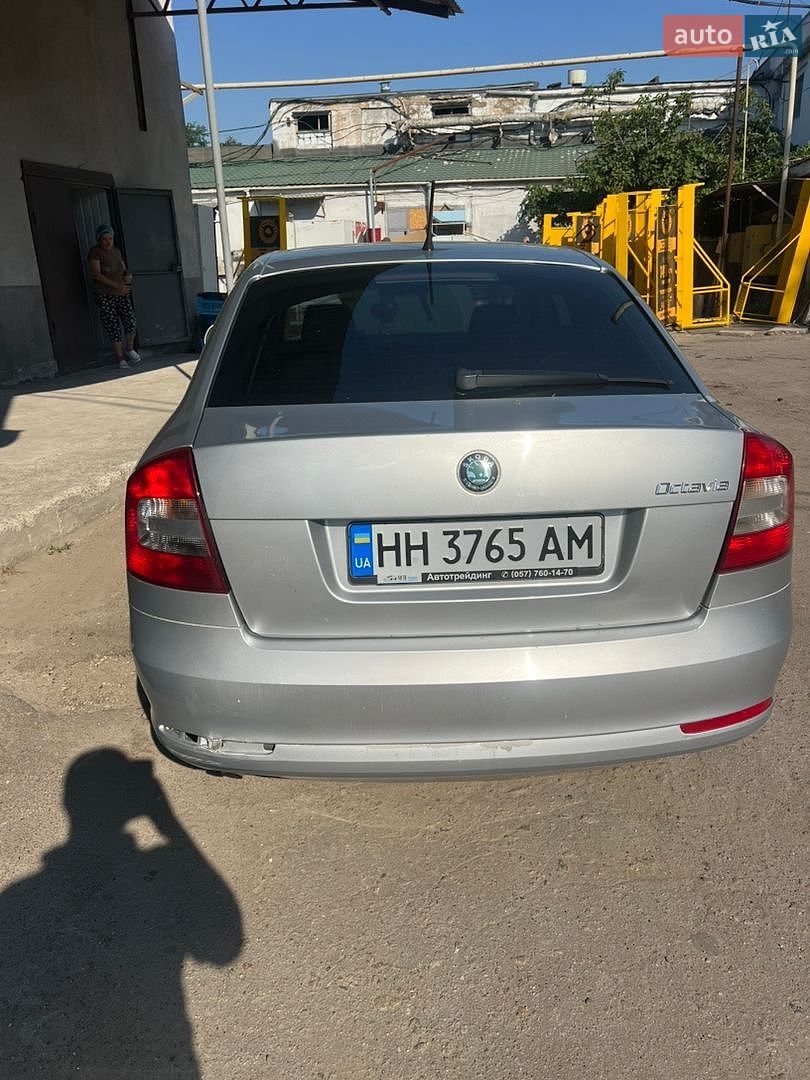 Skoda Octavia 2011 VIN TMBCA41Z8CB150610 фото оголошення 2 з 7