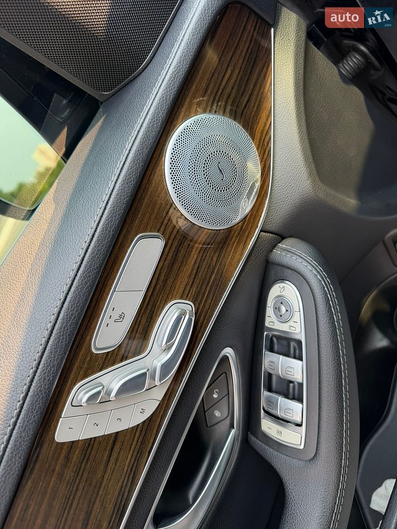 Mercedes-Benz C-Class 2017 VIN 55SWF4KB1HU214053 фото оголошення 9 з 17