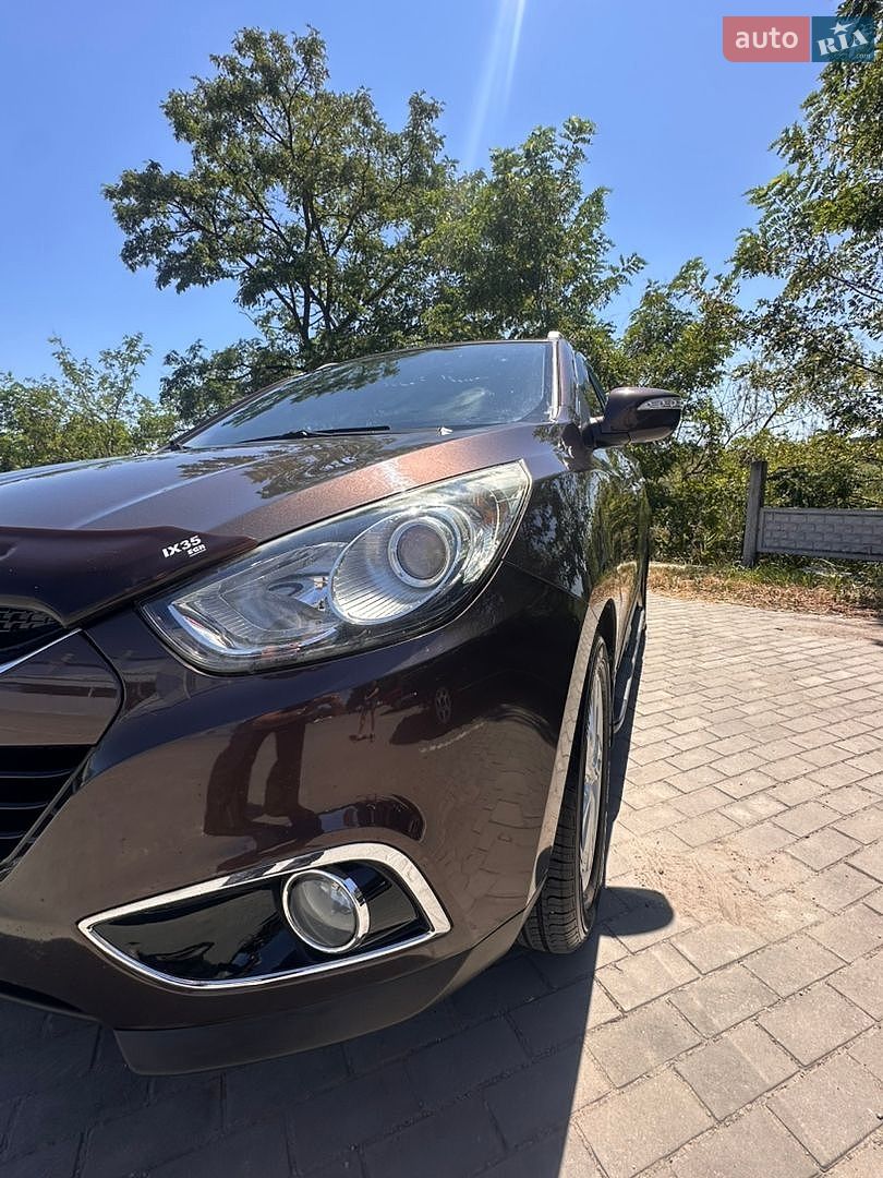 Hyundai ix35 2010 VIN U5YZU81BDBL065671 фото оголошення 2 з 7