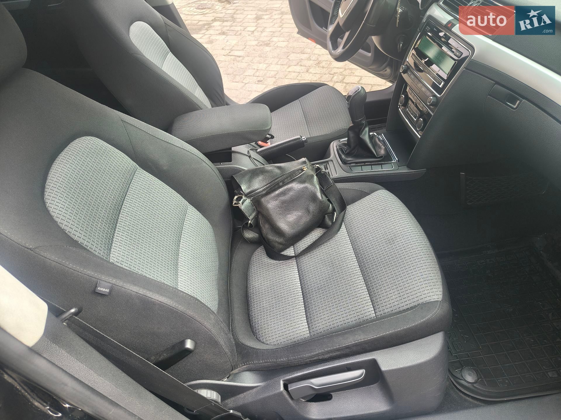 Skoda Superb 2012 VIN TMBAB43T7CB301045 фото оголошення 8 з 33