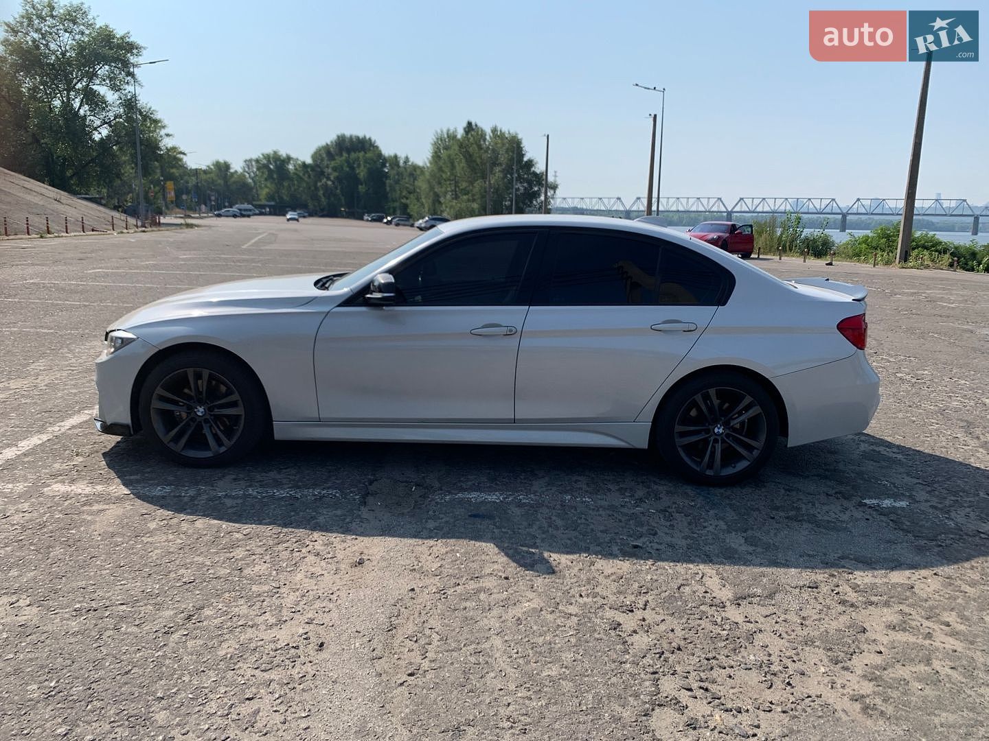 BMW 3 Series 2015 VIN WBA8E9G54GNT82490 фото оголошення 7 з 23