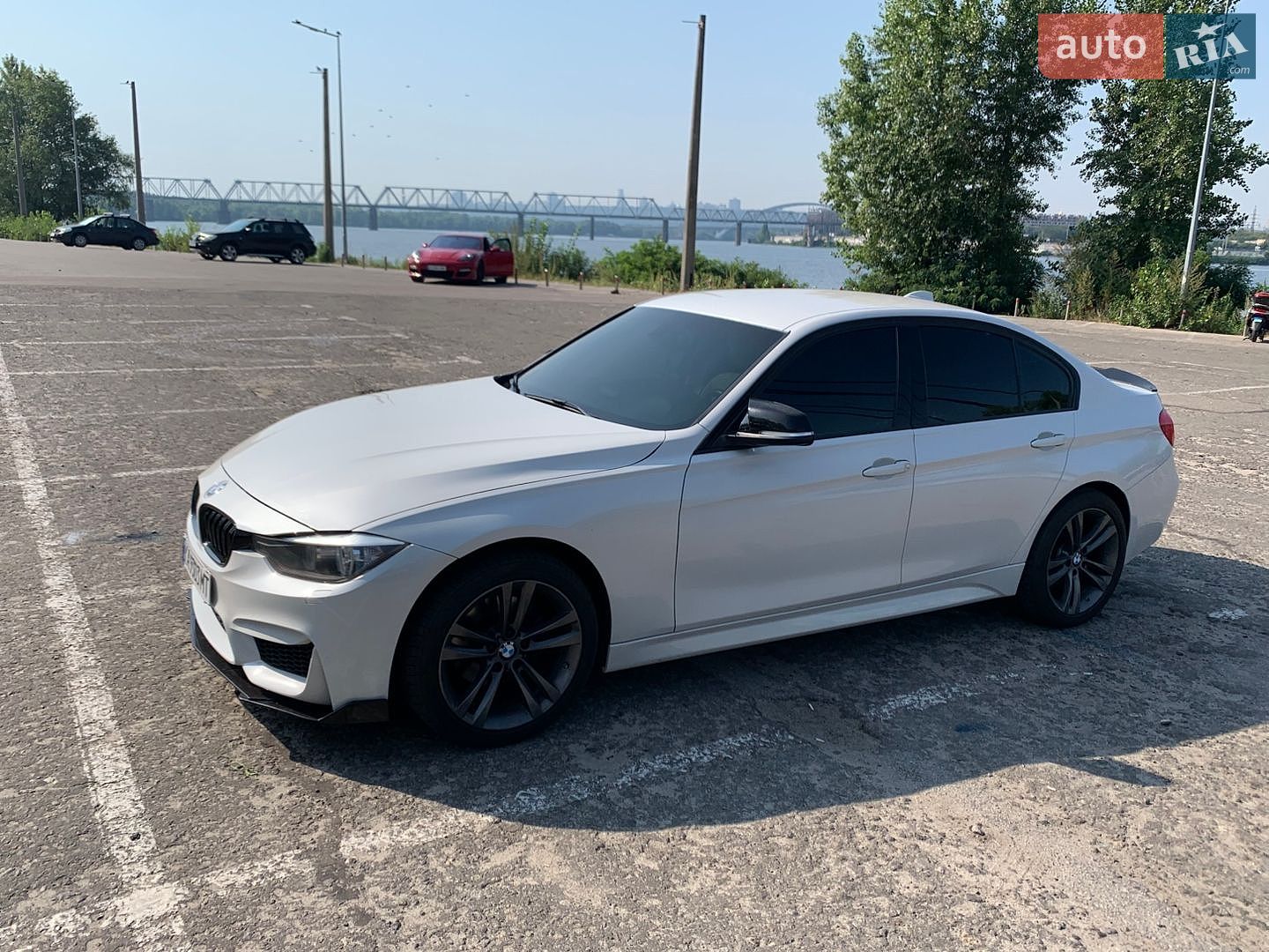 BMW 3 Series 2015 VIN WBA8E9G54GNT82490 фото оголошення 6 з 23