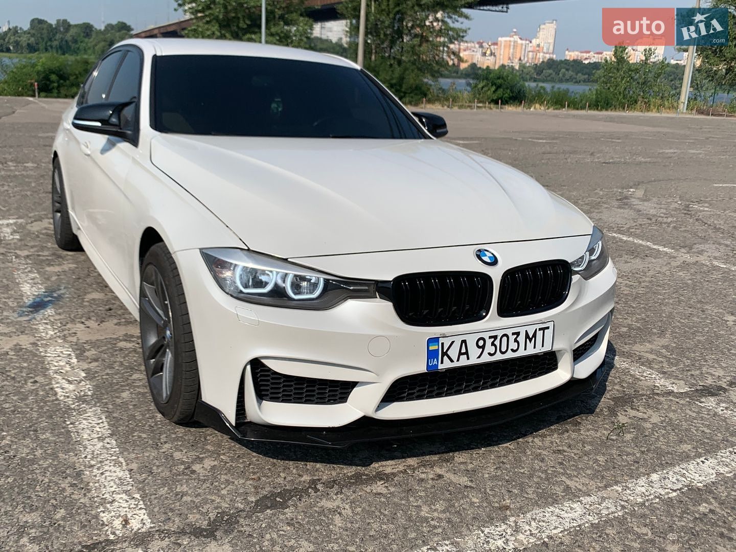 BMW 3 Series 2015 VIN WBA8E9G54GNT82490 фото оголошення 4 з 23