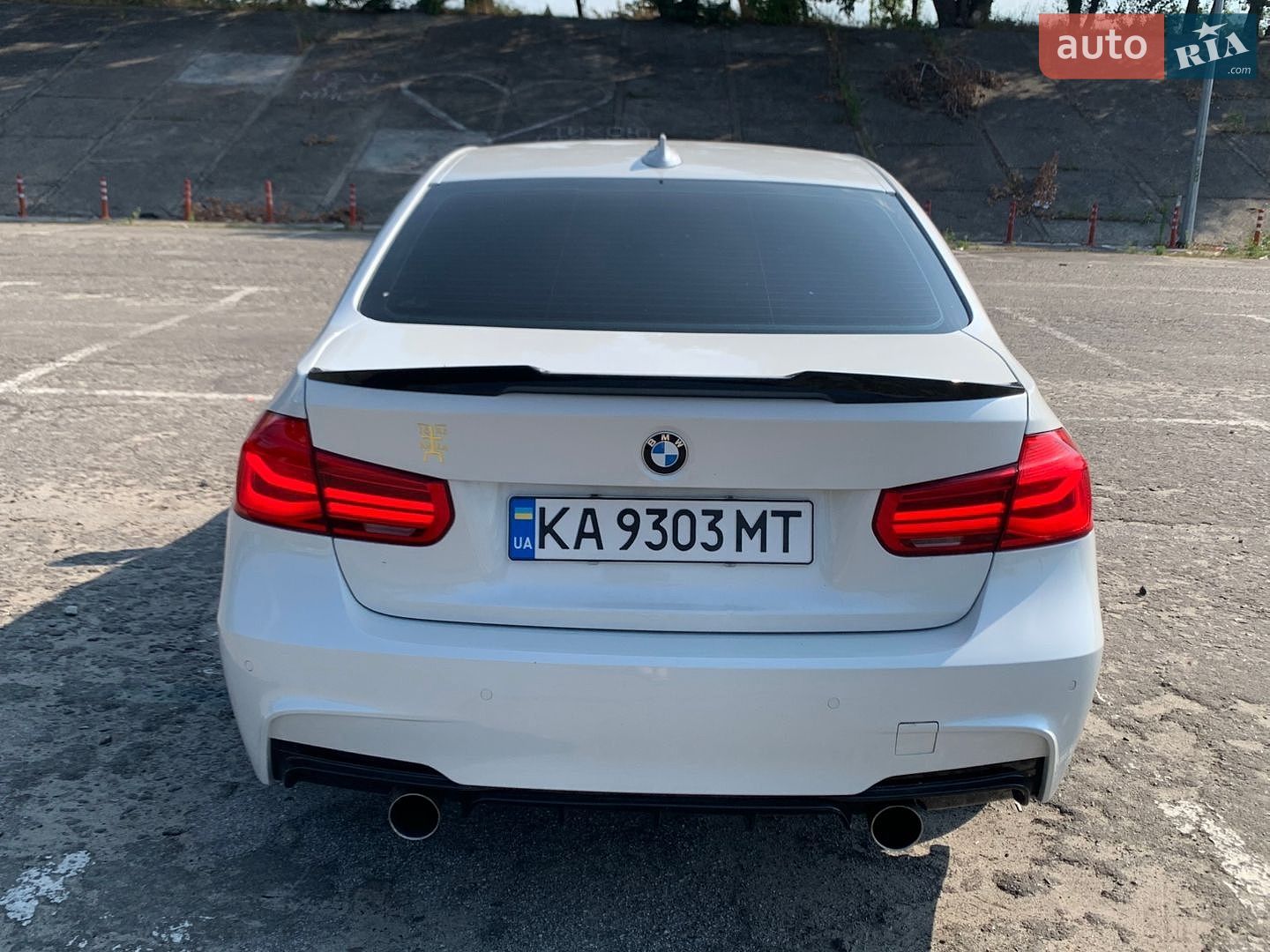 BMW 3 Series 2015 VIN WBA8E9G54GNT82490 фото оголошення 14 з 23