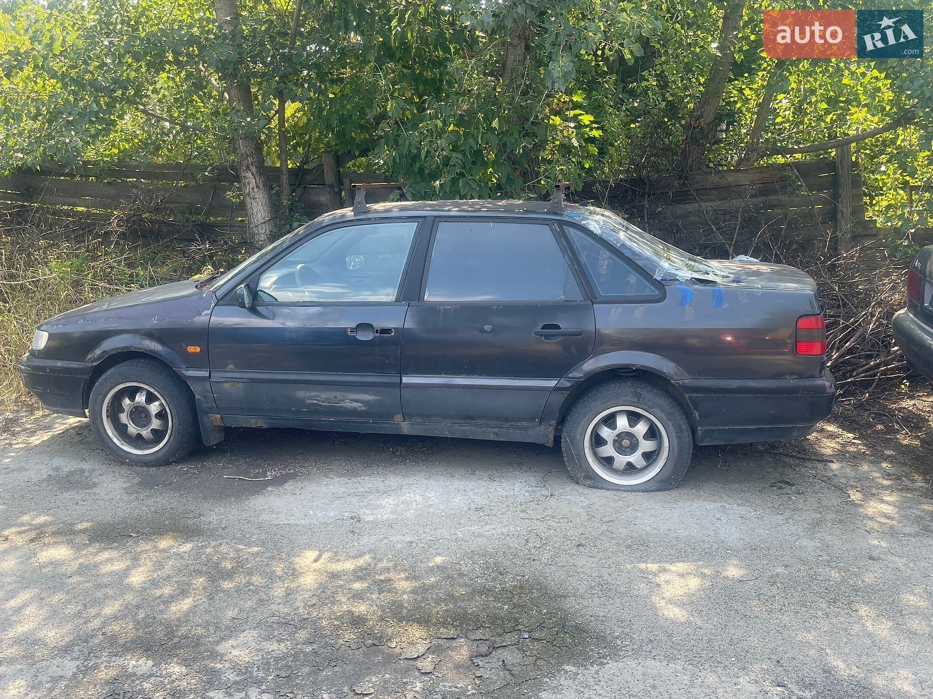 Volkswagen Passat 1994 VIN WVWZZZ3AZRE123472 фото оголошення 2 з 5