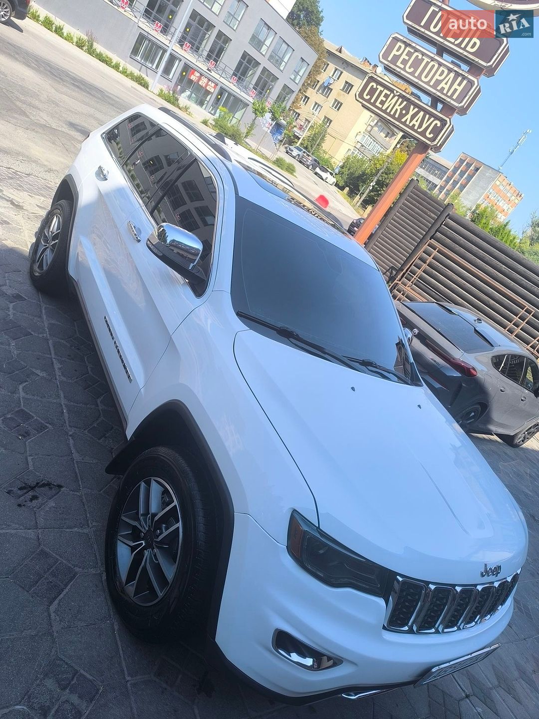 Jeep Grand Cherokee 2020 VIN 1C4RJFBG1LC335045 фото оголошення 9 з 40