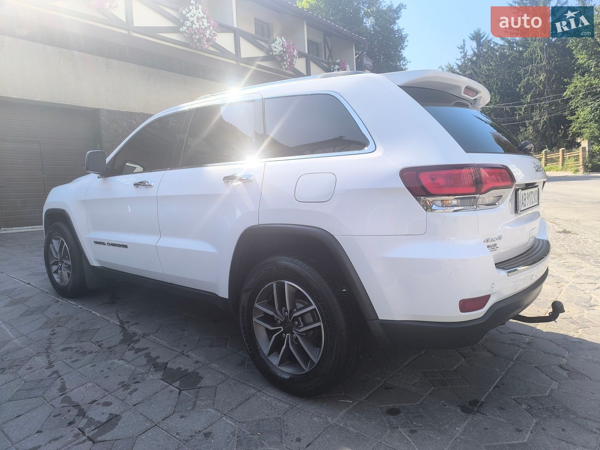Jeep Grand Cherokee 2020 VIN 1C4RJFBG1LC335045 фото оголошення 3 з 40