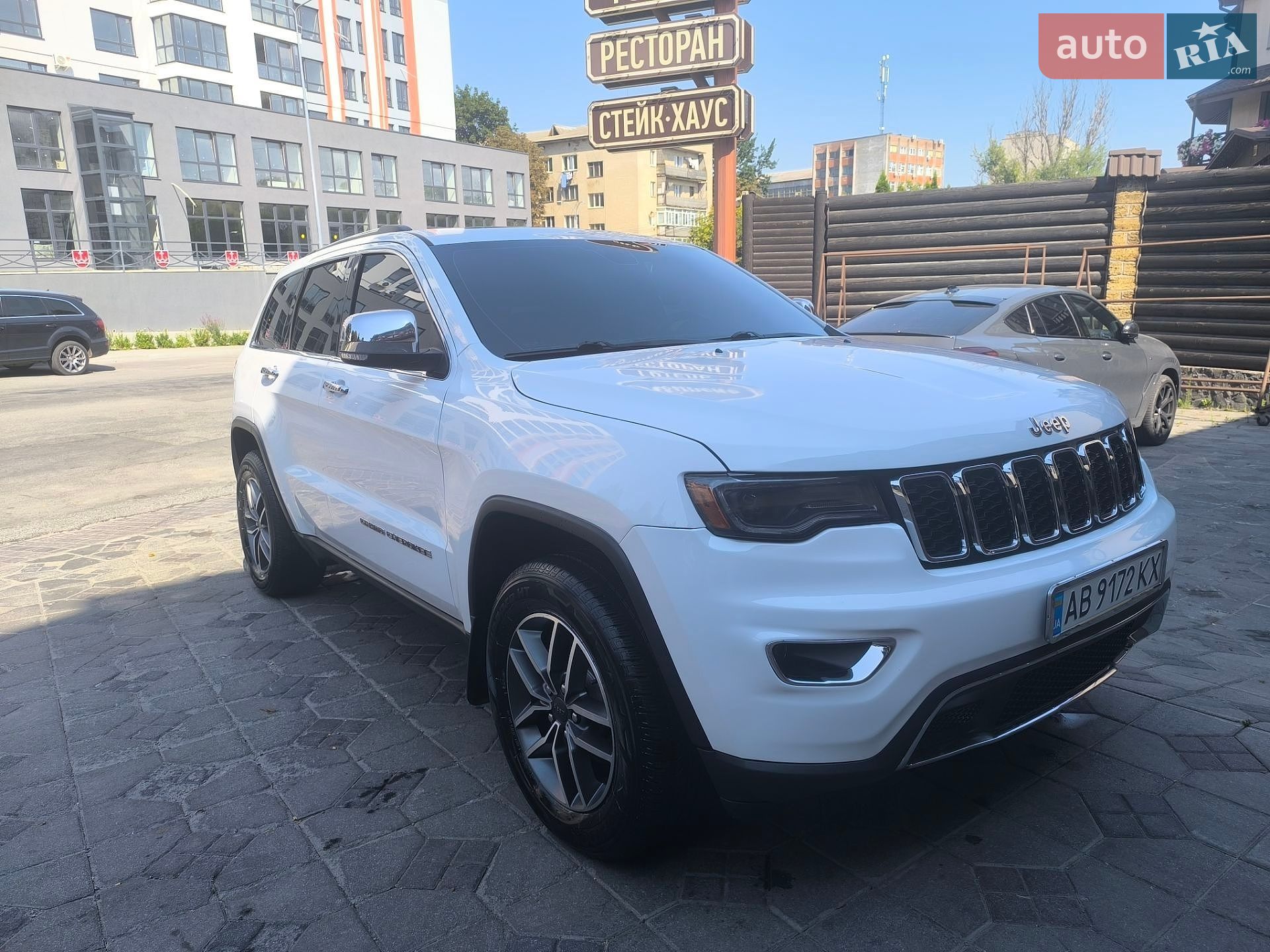 Jeep Grand Cherokee 2020 VIN 1C4RJFBG1LC335045 фото оголошення 4 з 40