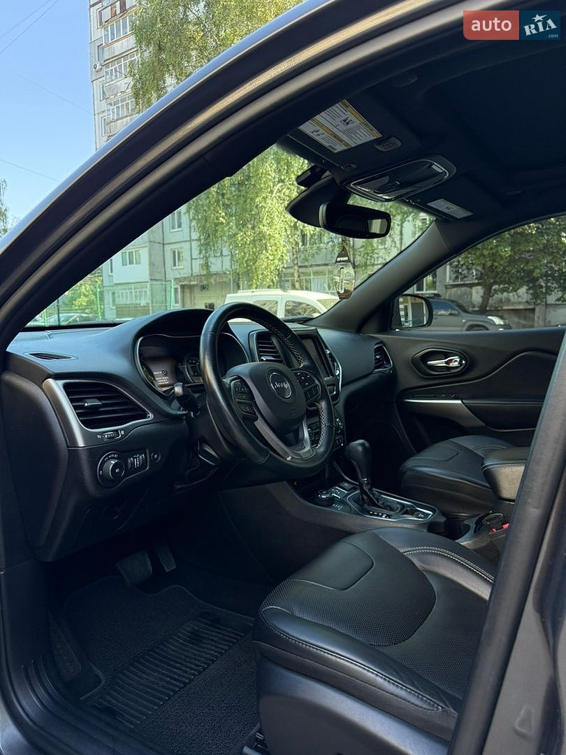 Jeep Cherokee 2020 VIN 1C4PJMCX9MD117828 фото оголошення 10 з 32