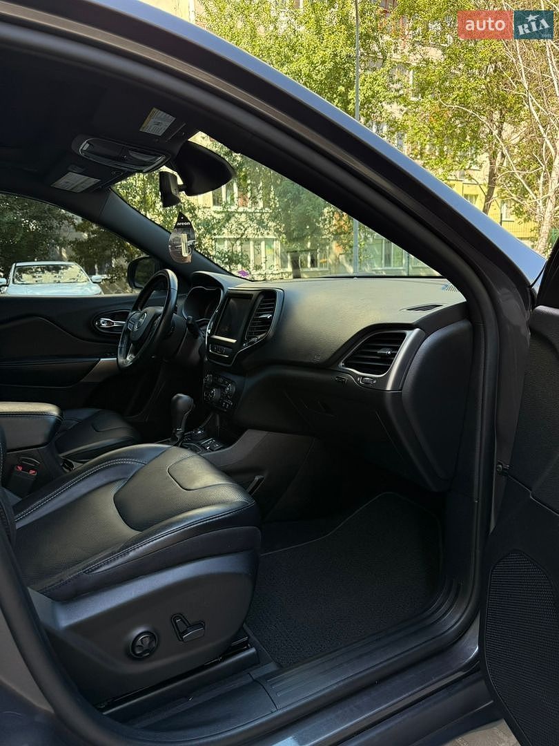Jeep Cherokee 2020 VIN 1C4PJMCX9MD117828 фото оголошення 13 з 32