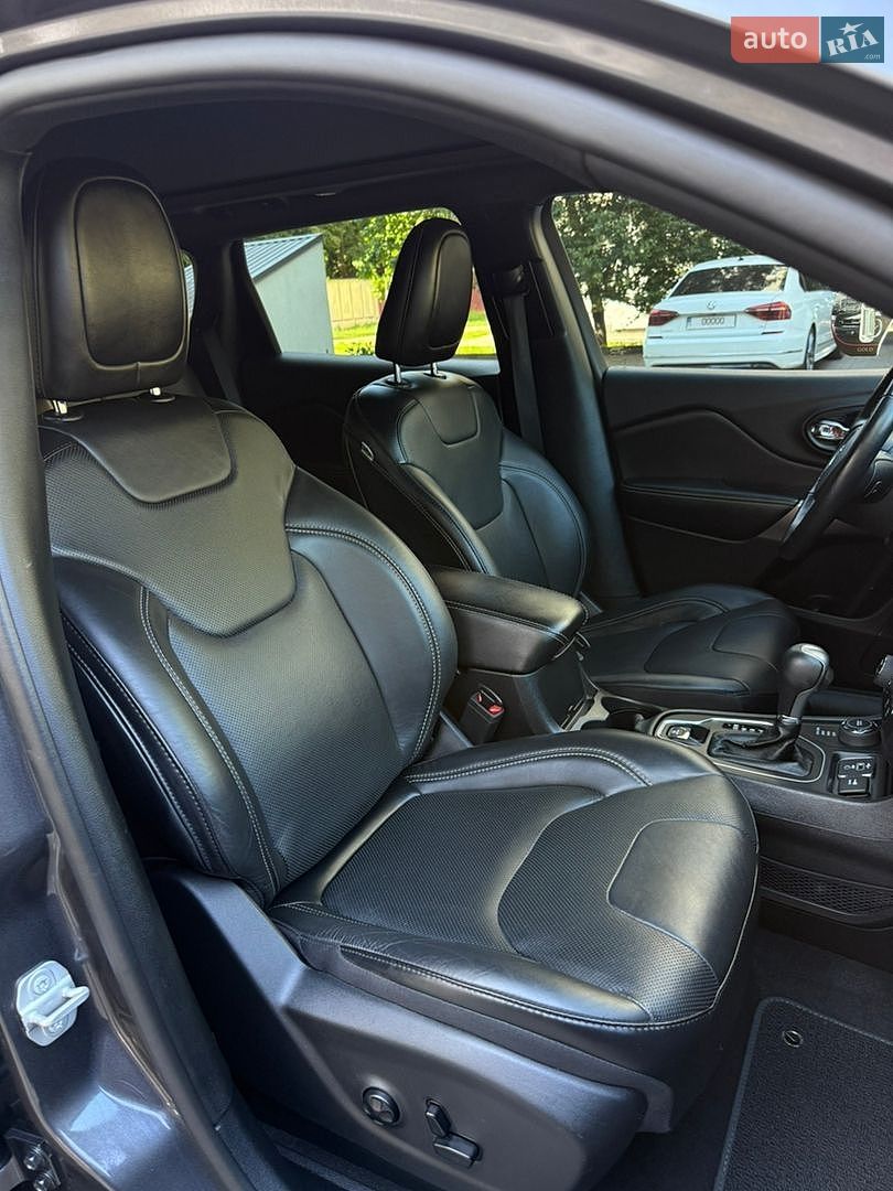 Jeep Cherokee 2020 VIN 1C4PJMCX9MD117828 фото оголошення 14 з 32