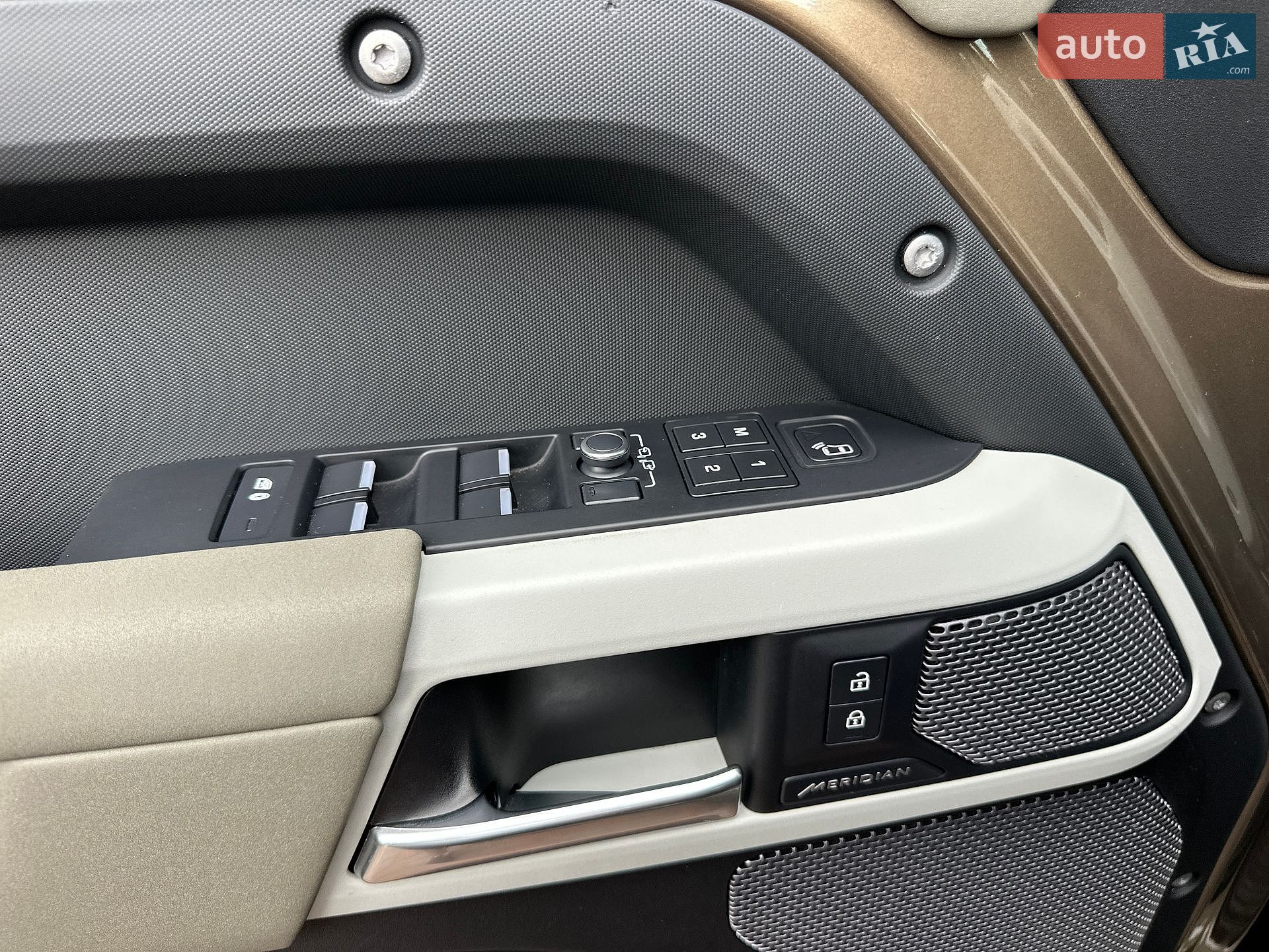 Land Rover Defender 2021 VIN SALEA7BW2M2057672 фото оголошення 16 з 43