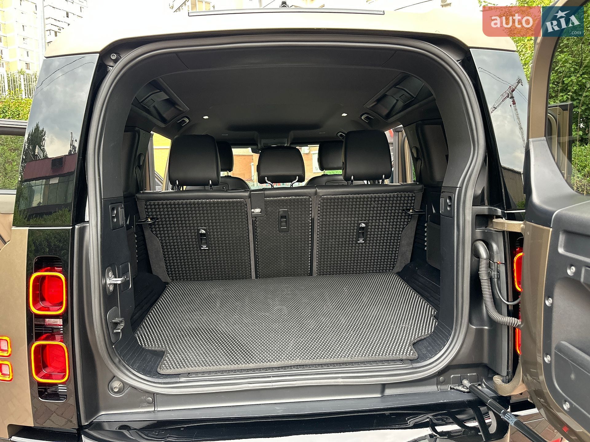 Land Rover Defender 2021 VIN SALEA7BW2M2057672 фото оголошення 34 з 43