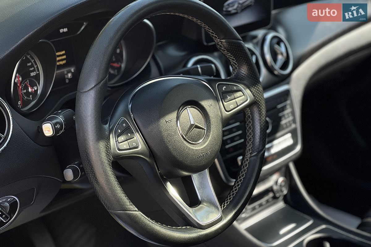Mercedes-Benz CLA-Class 2018 VIN WDDSJ4GB8JN603731 фото оголошення 12 з 25