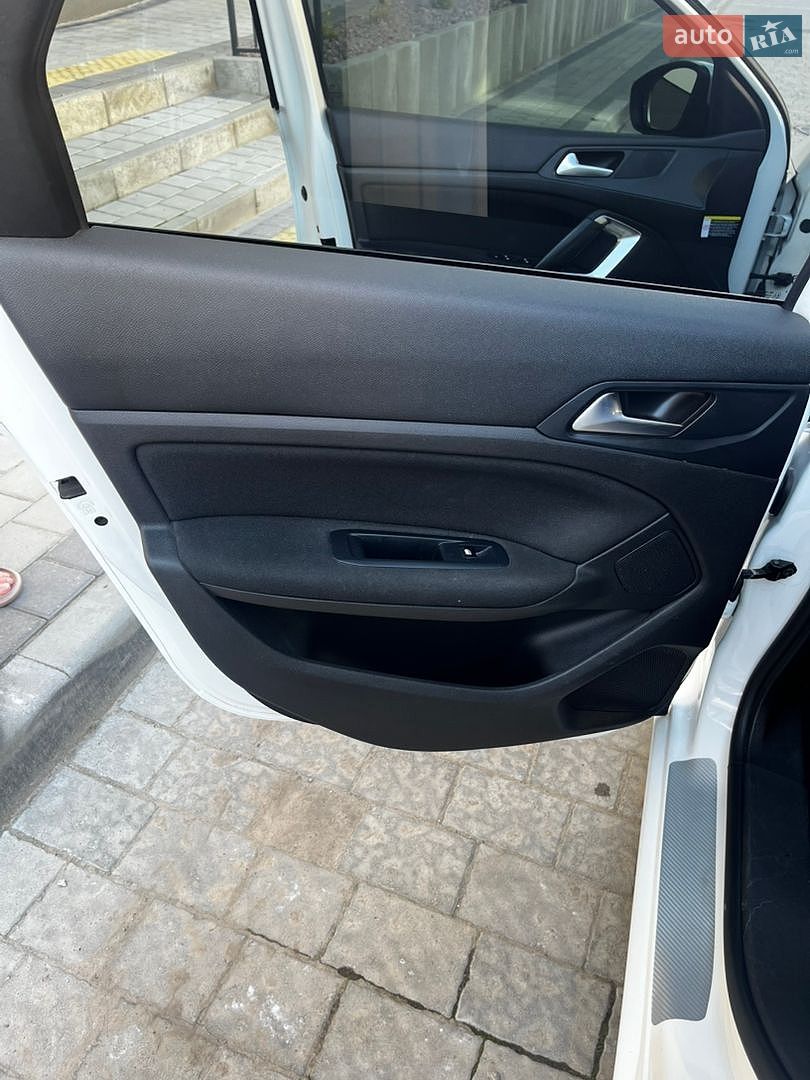 Peugeot 308 2014 VIN VF3LJAHXWES269875 фото оголошення 12 з 39