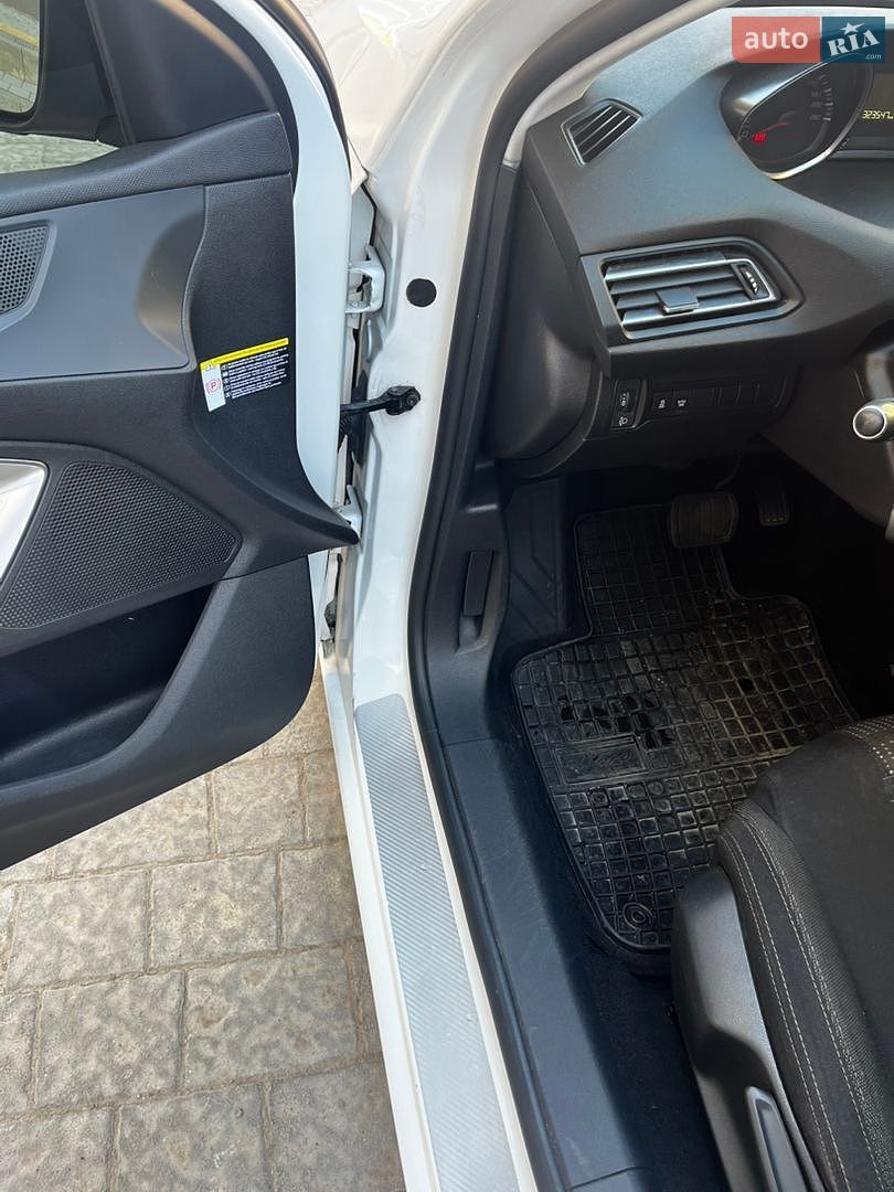 Peugeot 308 2014 VIN VF3LJAHXWES269875 фото оголошення 17 з 39