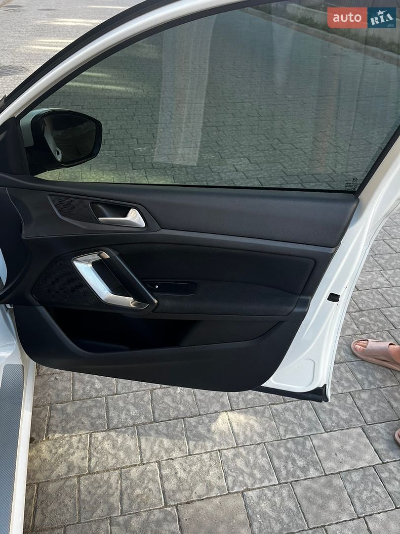 Peugeot 308 2014 VIN VF3LJAHXWES269875 фото оголошення 24 з 39