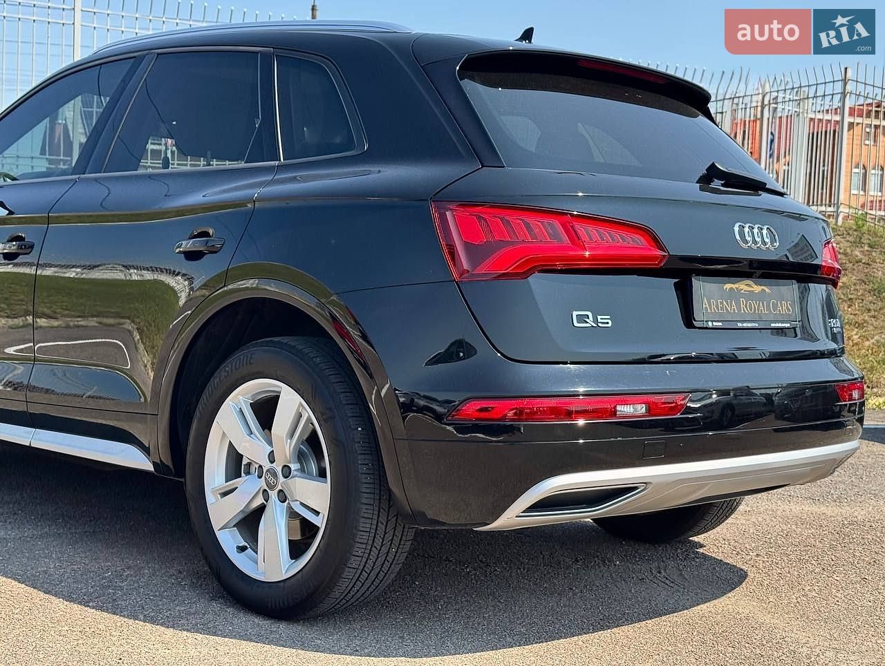 Audi Q5 2017 VIN WA1ANAFY0J2005949 фото оголошення 10 з 44