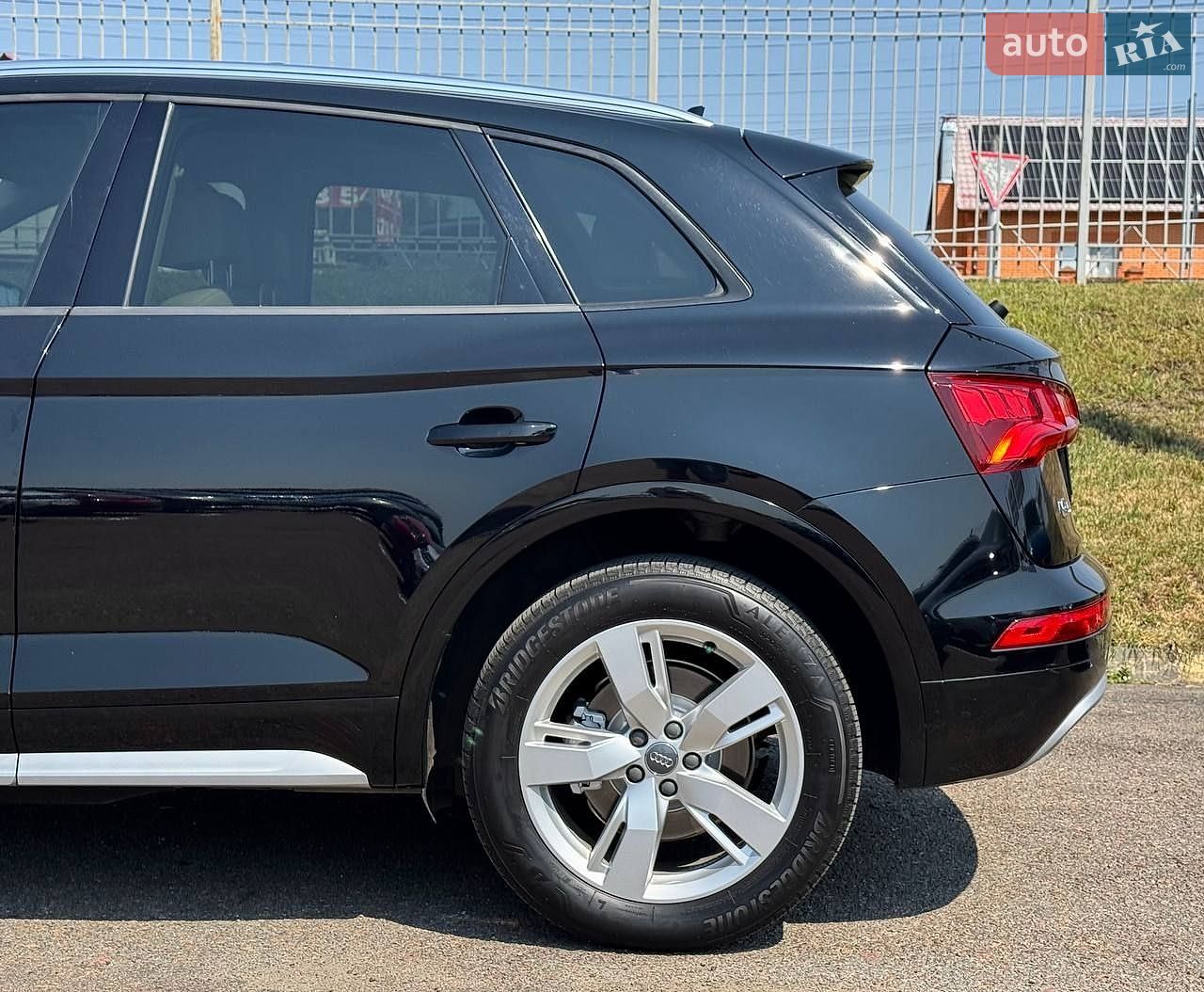 Audi Q5 2017 VIN WA1ANAFY0J2005949 фото оголошення 16 з 44