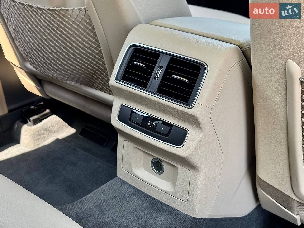Audi Q5 2017 VIN WA1ANAFY0J2005949 фото оголошення 28 з 44