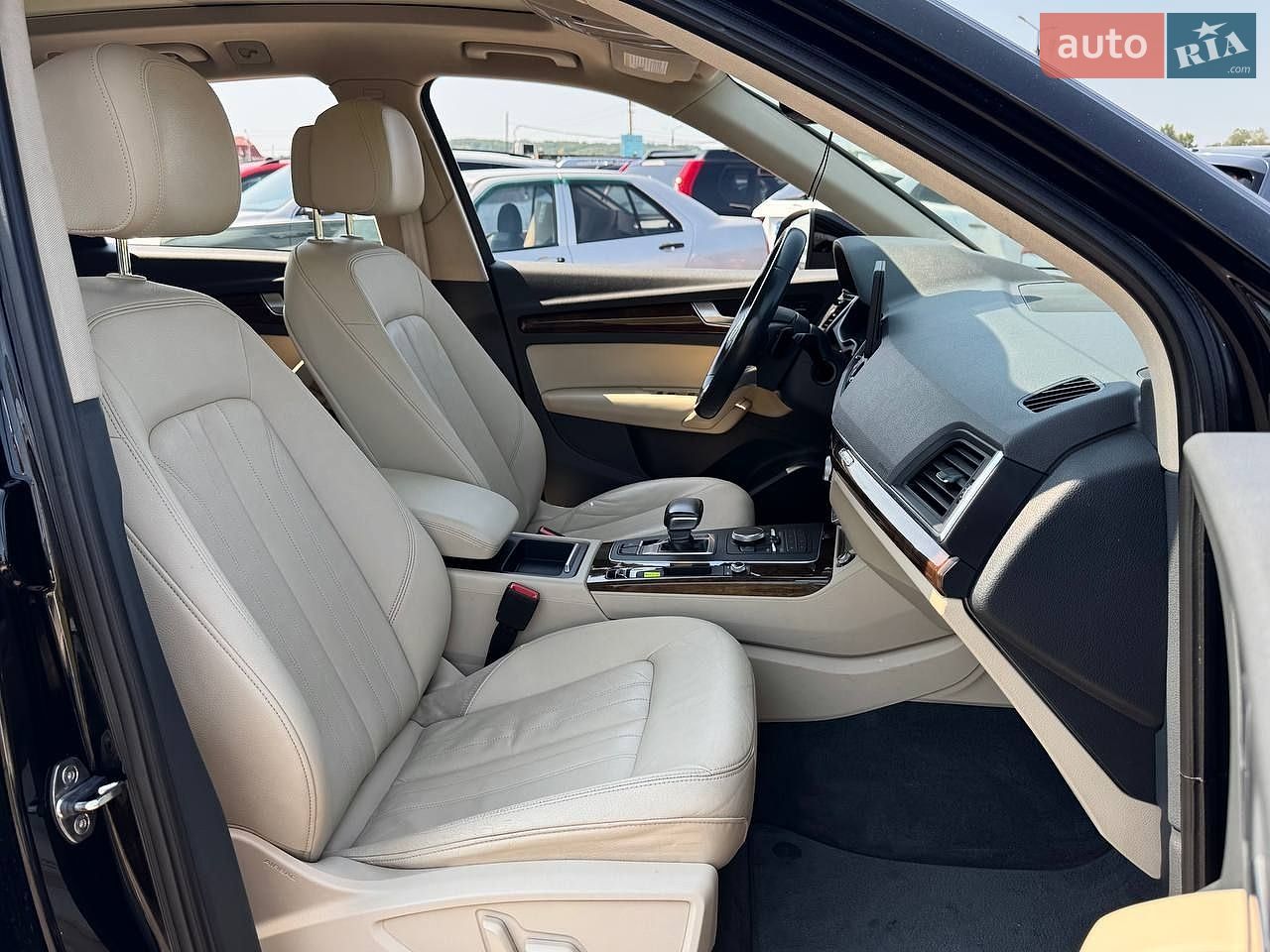 Audi Q5 2017 VIN WA1ANAFY0J2005949 фото оголошення 27 з 44