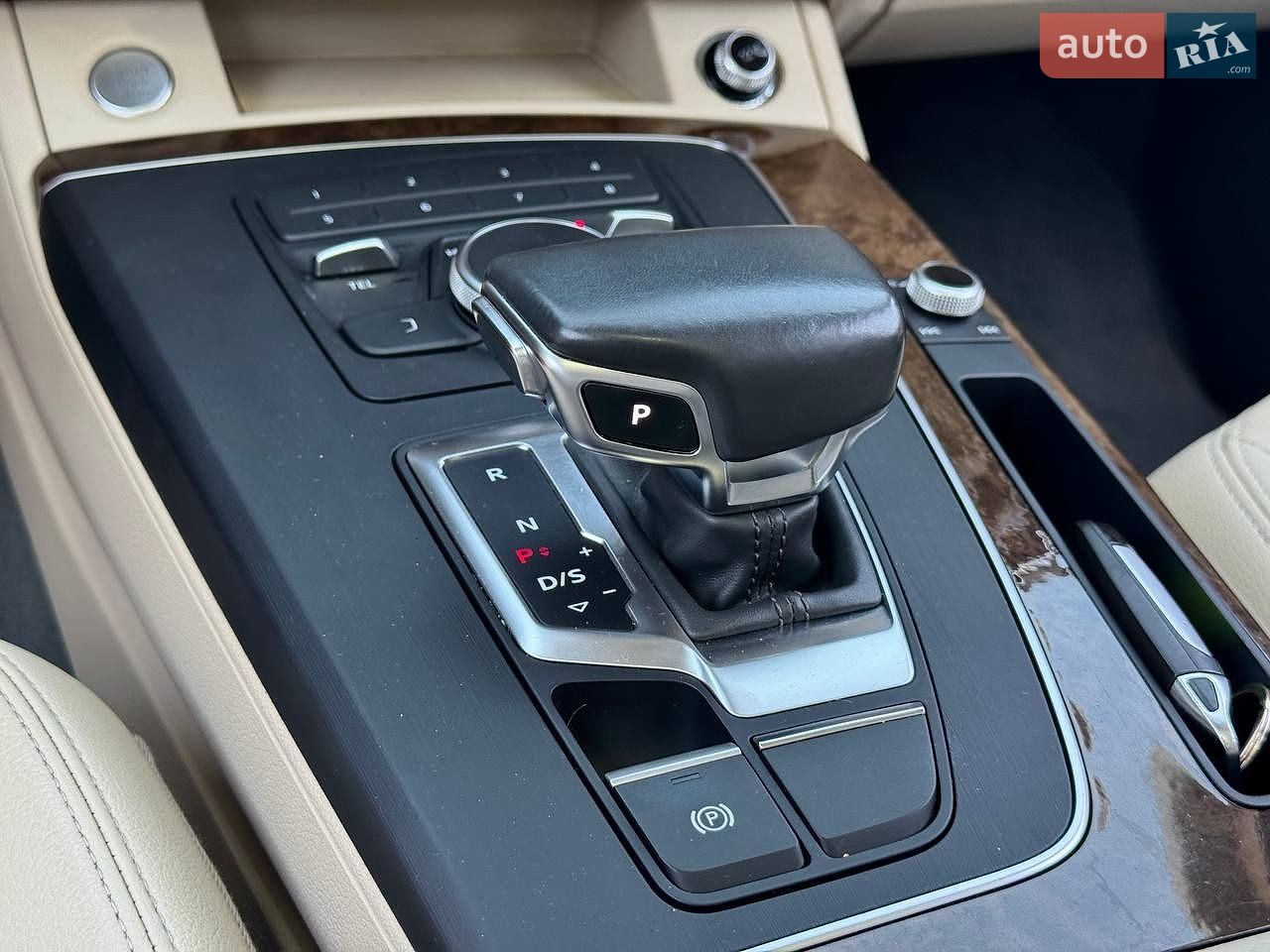Audi Q5 2017 VIN WA1ANAFY0J2005949 фото оголошення 35 з 44