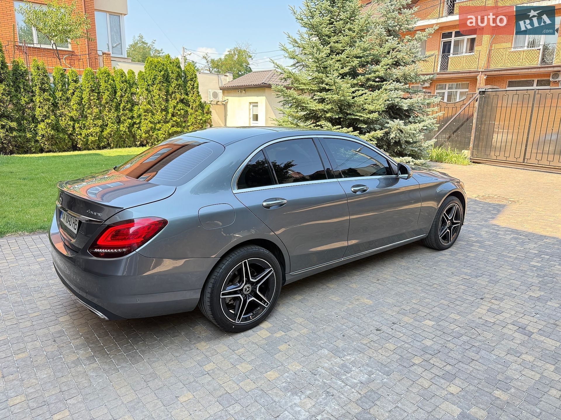 Mercedes-Benz C-Class 2018 VIN 55SWF8EB3KU272157 фото оголошення 9 з 77