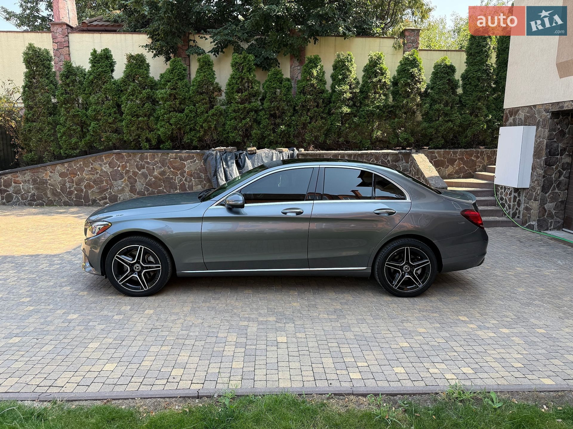 Mercedes-Benz C-Class 2018 VIN 55SWF8EB3KU272157 фото оголошення 17 з 77