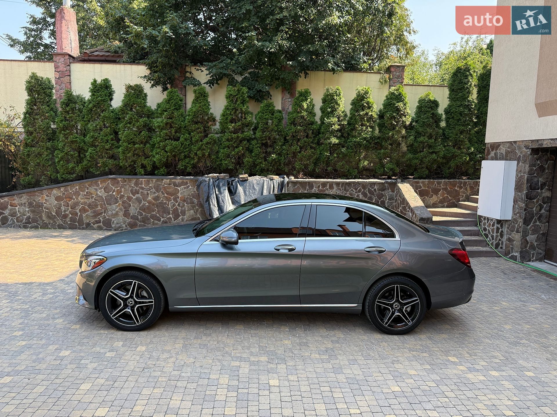 Mercedes-Benz C-Class 2018 VIN 55SWF8EB3KU272157 фото оголошення 16 з 77