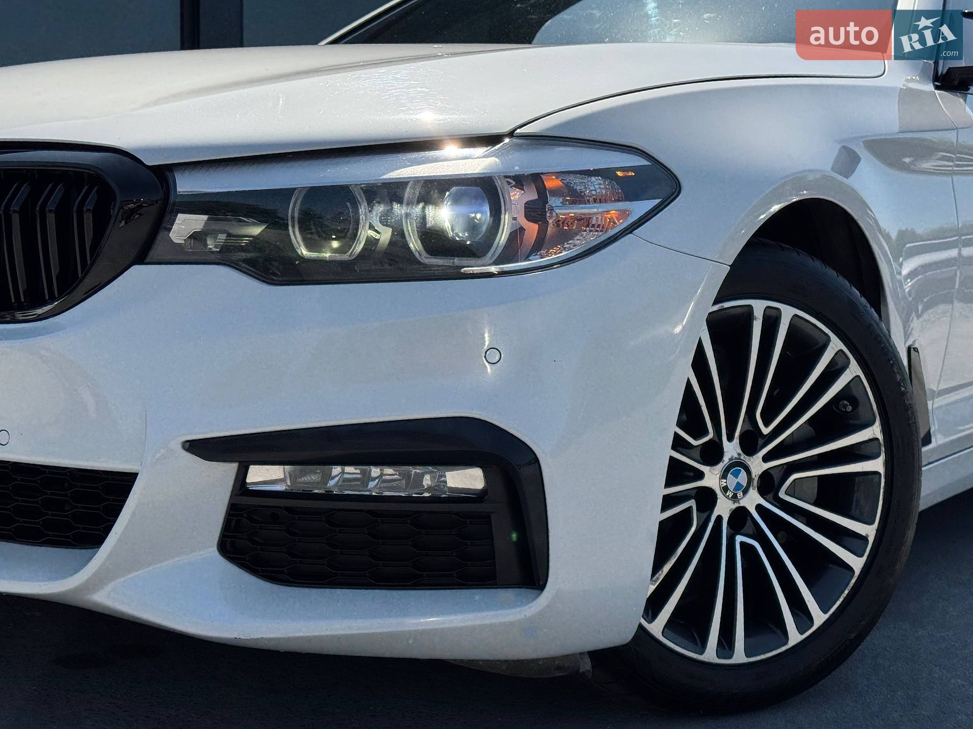 BMW 5 Series 2018 VIN WBAJA5C54JWA39386 фото оголошення 5 з 78