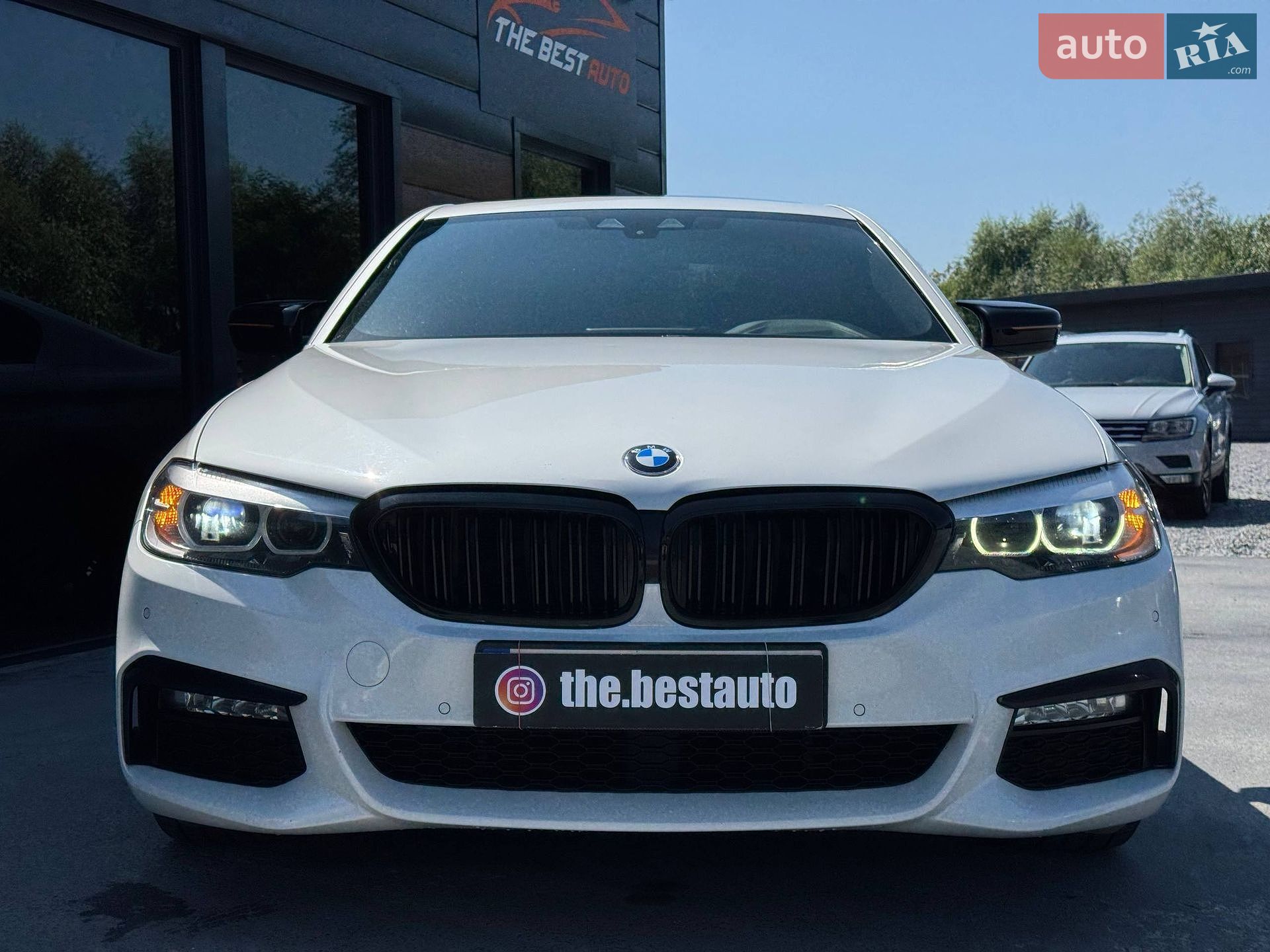 BMW 5 Series 2018 VIN WBAJA5C54JWA39386 фото оголошення 8 з 78
