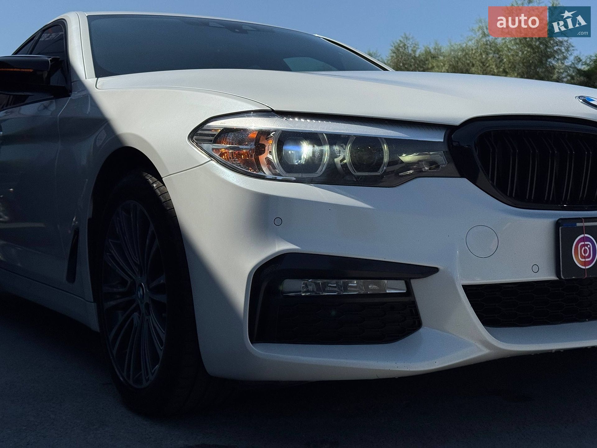 BMW 5 Series 2018 VIN WBAJA5C54JWA39386 фото оголошення 10 з 78