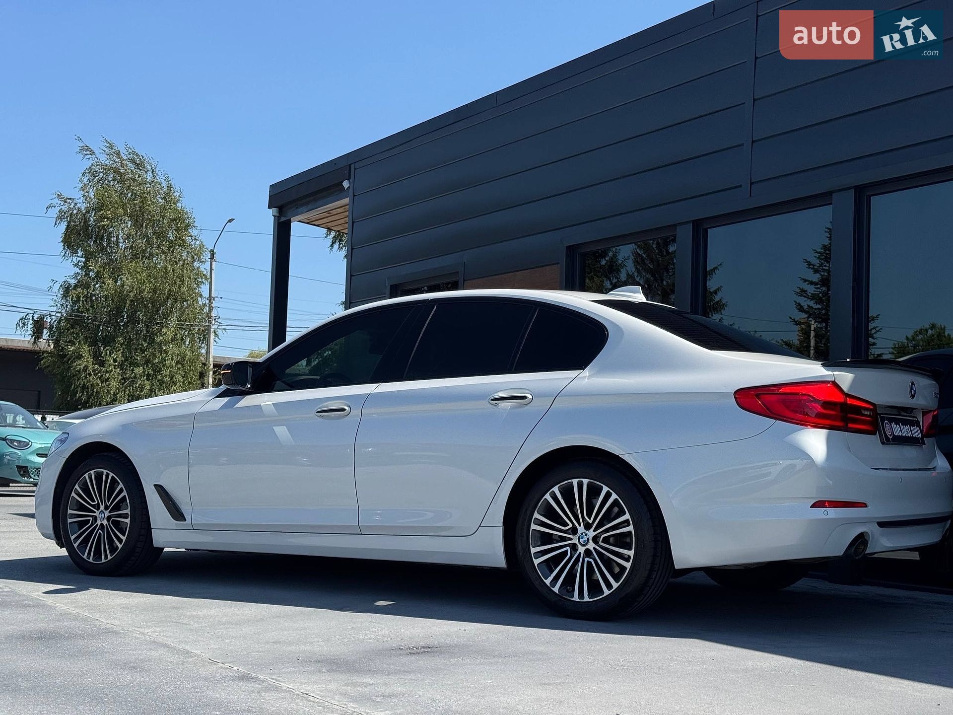 BMW 5 Series 2018 VIN WBAJA5C54JWA39386 фото оголошення 11 з 78