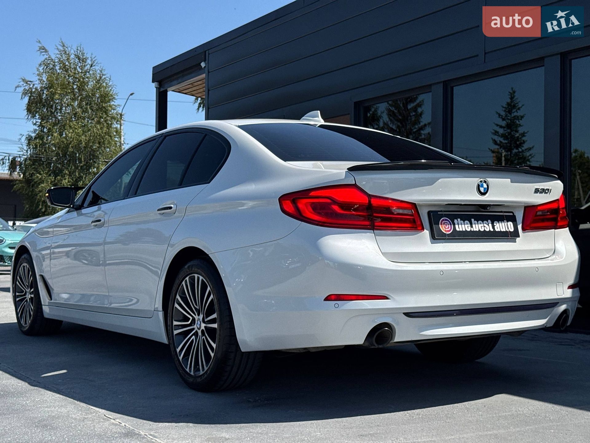 BMW 5 Series 2018 VIN WBAJA5C54JWA39386 фото оголошення 17 з 78