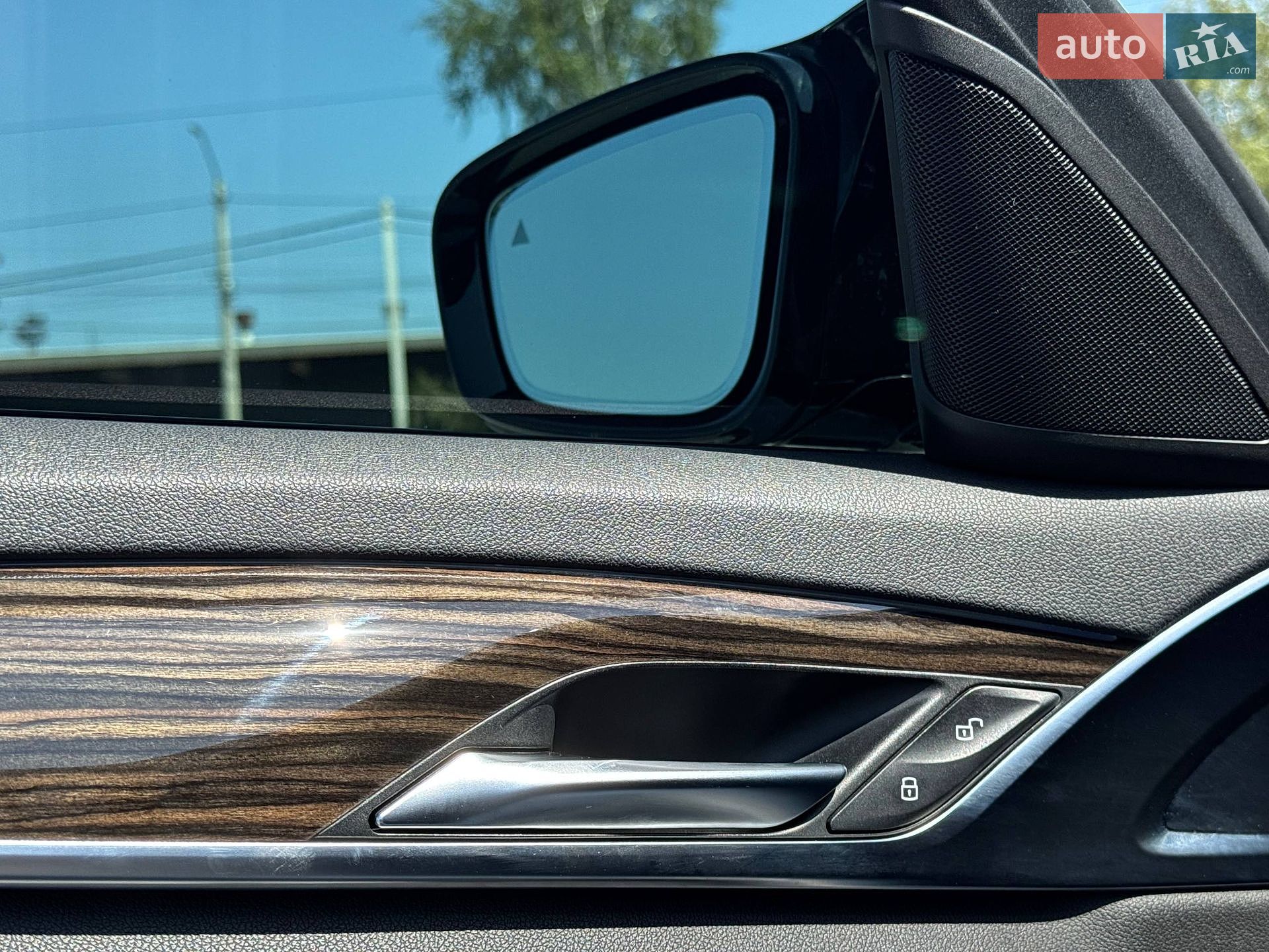 BMW 5 Series 2018 VIN WBAJA5C54JWA39386 фото оголошення 30 з 78