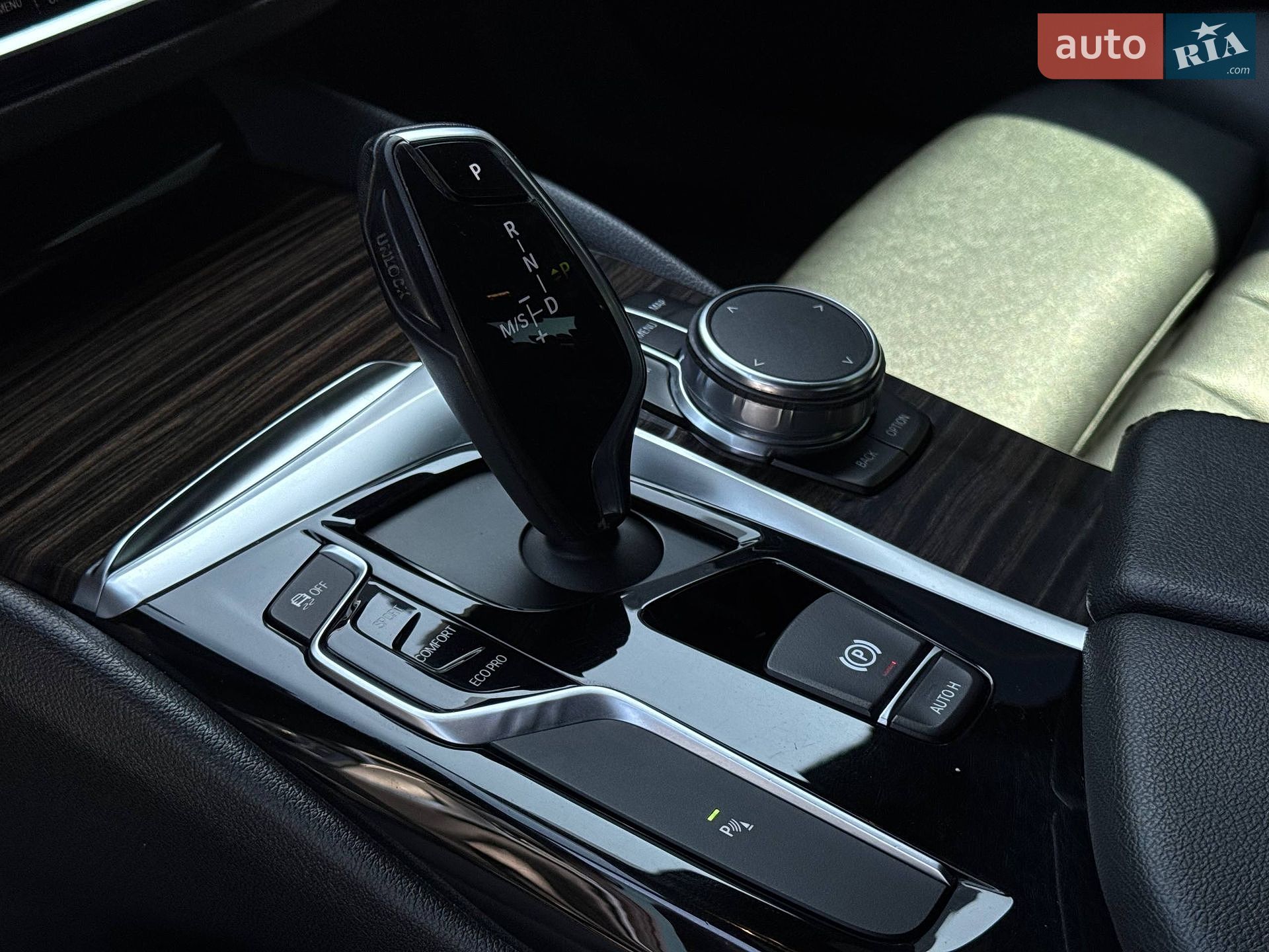 BMW 5 Series 2018 VIN WBAJA5C54JWA39386 фото оголошення 41 з 78