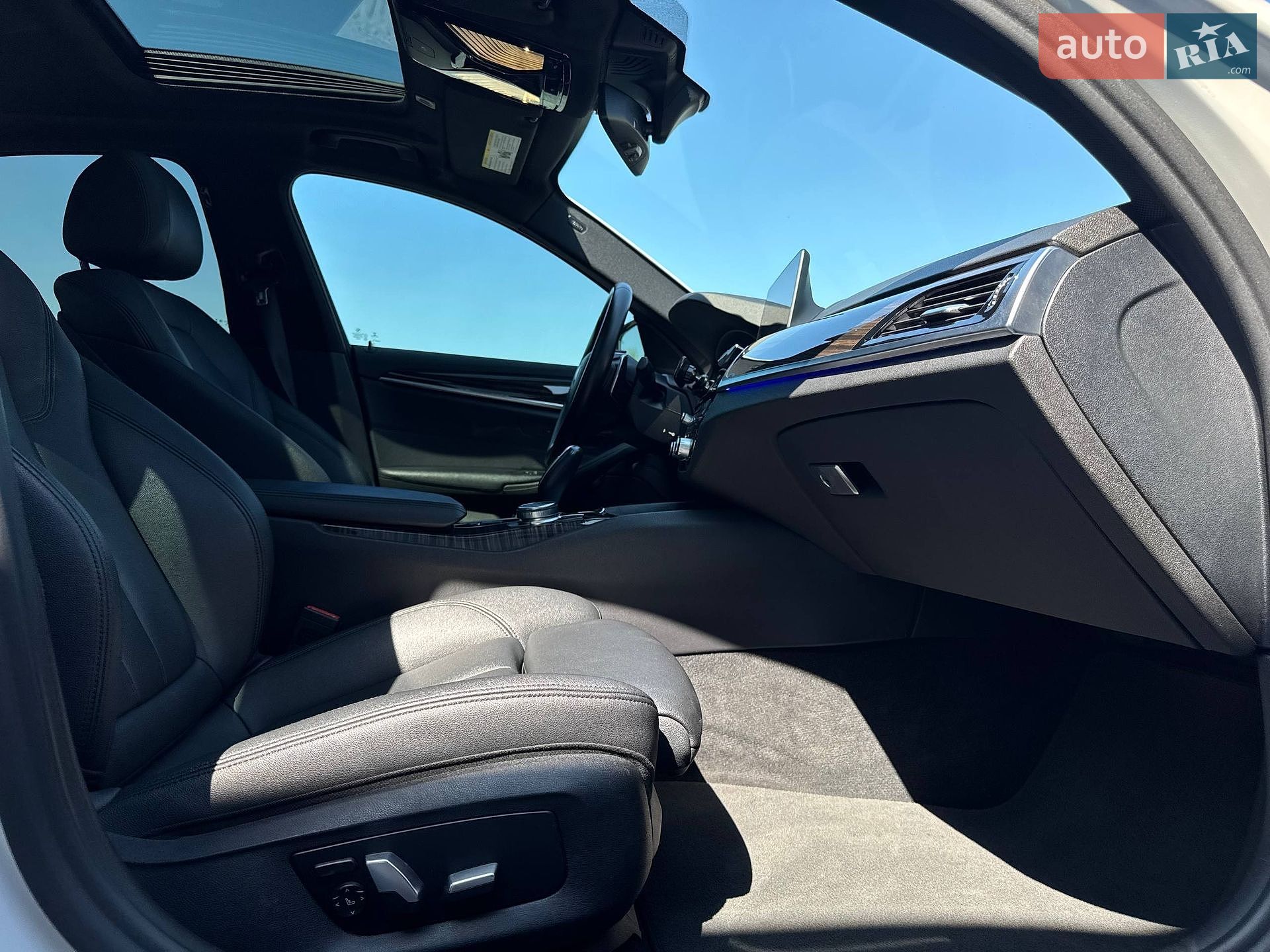 BMW 5 Series 2018 VIN WBAJA5C54JWA39386 фото оголошення 71 з 78