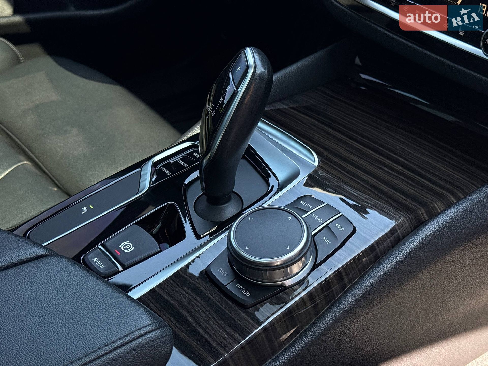 BMW 5 Series 2018 VIN WBAJA5C54JWA39386 фото оголошення 74 з 78