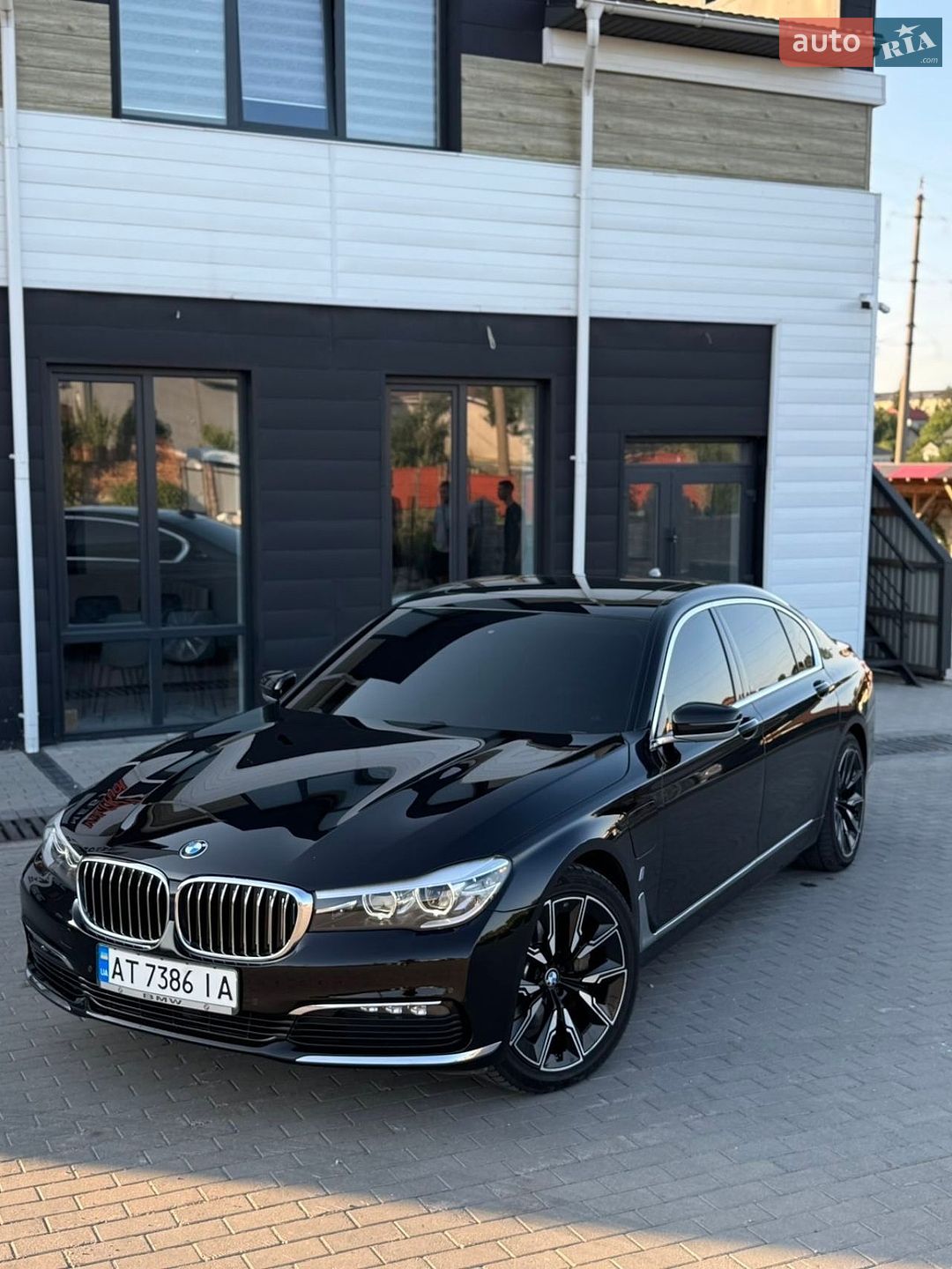 BMW 7 Series 2017 VIN WBA7J2C51JG938190 фото оголошення 2 з 59
