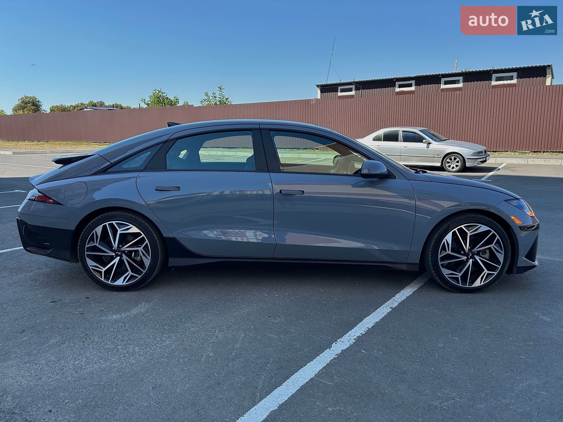Hyundai Ioniq 6 2023 VIN KMHM34ACXPA039381 фото оголошення 3 з 30