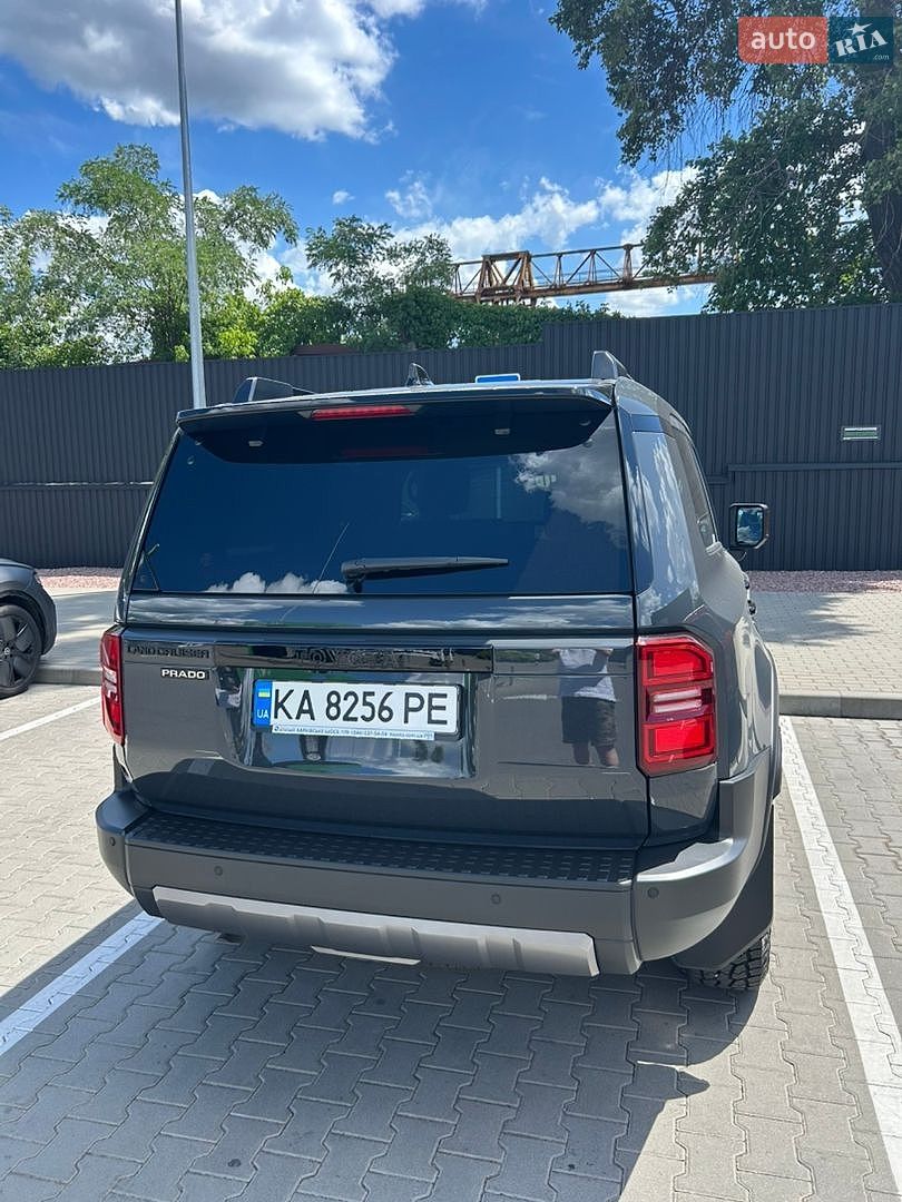 Toyota Land Cruiser Prado 2025 VIN JTEAR3AJ40K018360 фото оголошення 3 з 8