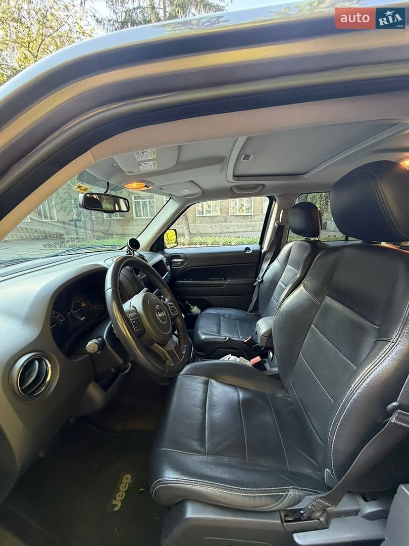 Jeep Patriot 2016 VIN 1C4NJRFB7GD725470 фото оголошення 10 з 28