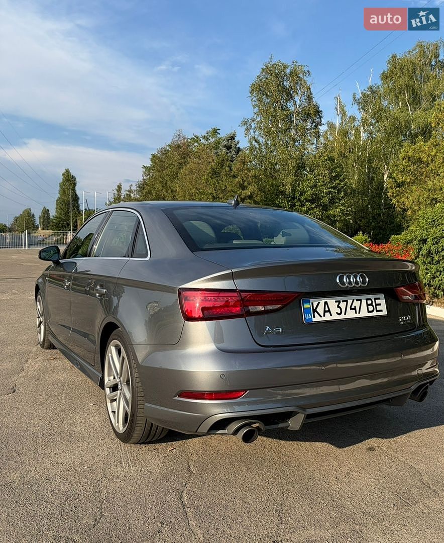 Audi A3 2018 VIN WAUJ8GFF1J1076319 фото оголошення 8 з 19