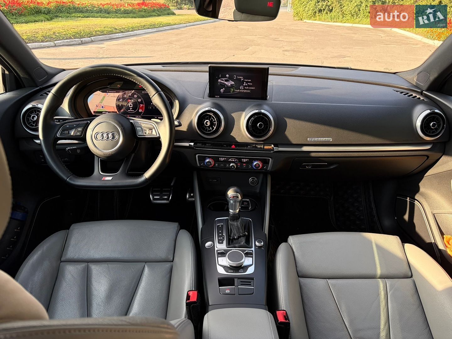 Audi A3 2018 VIN WAUJ8GFF1J1076319 фото оголошення 13 з 19