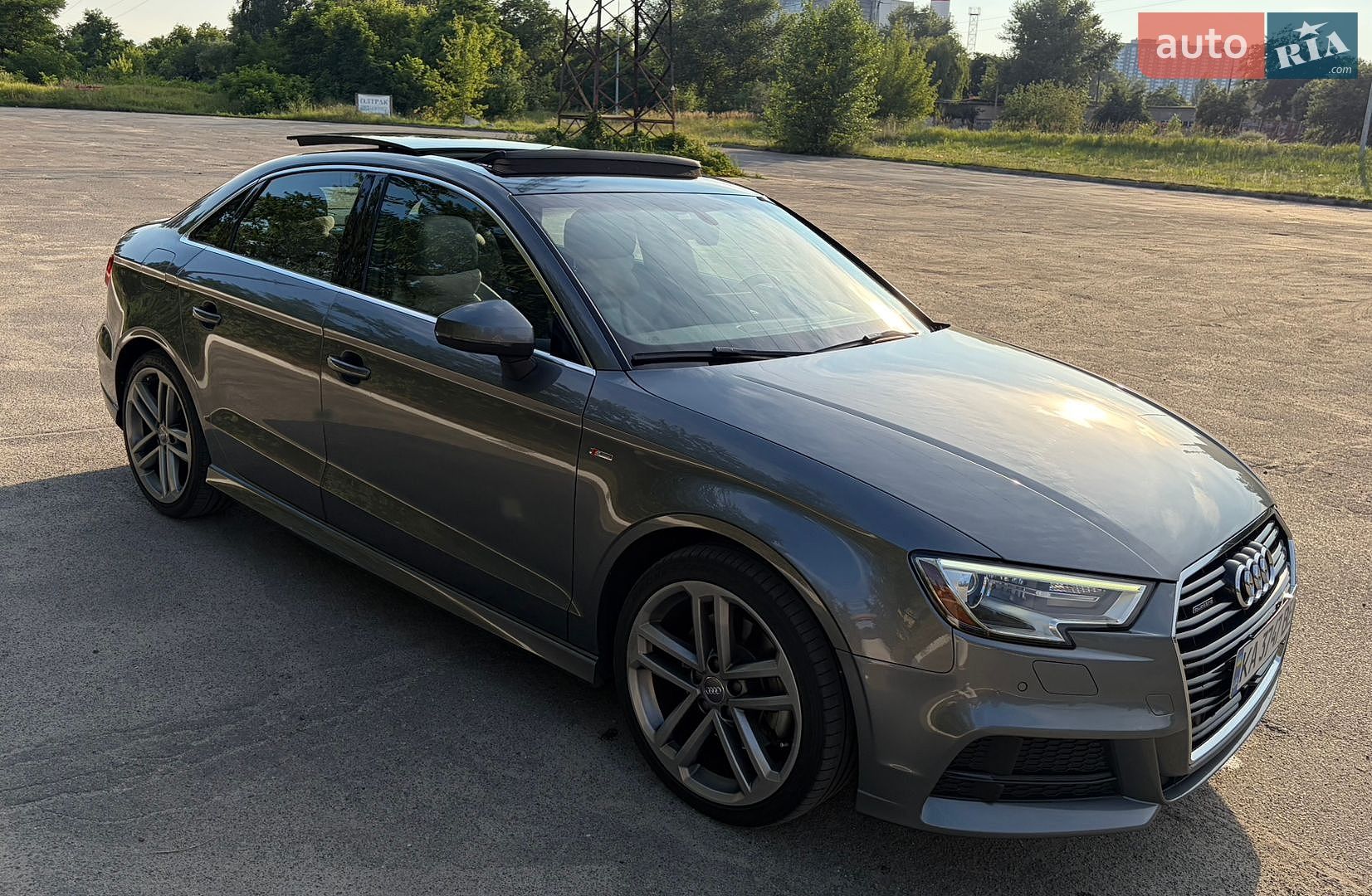 Audi A3 2018 VIN WAUJ8GFF1J1076319 фото оголошення 6 з 19