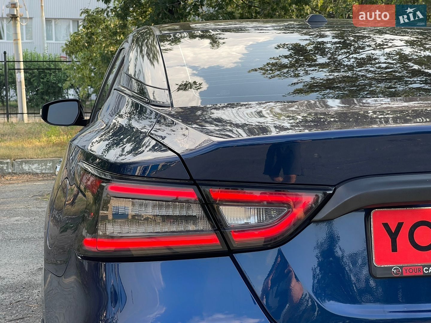Nissan Maxima 2018 VIN 1N4AA6AV3KC361227 фото оголошення 20 з 40