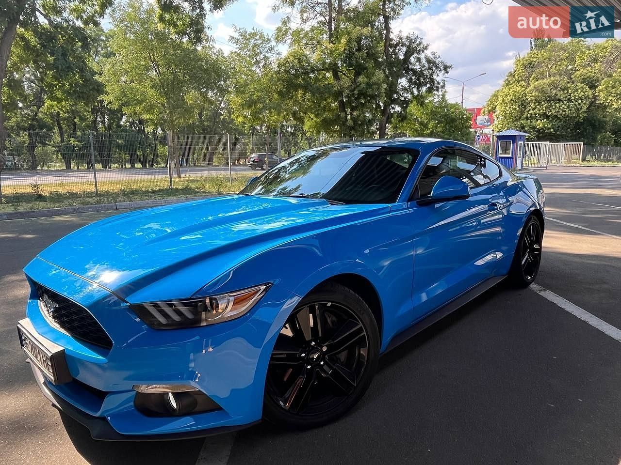 Ford Mustang 2017 VIN 1FA6P8TH5H5285983 фото оголошення 2 з 33
