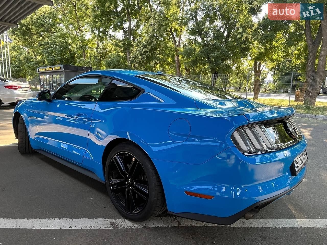 Ford Mustang 2017 VIN 1FA6P8TH5H5285983 фото оголошення 5 з 33